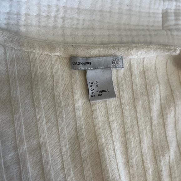 H&M 100% CASHMERE RIBBED LONG SLEEVE SWEATER SMALL - Picture 6 of 6
